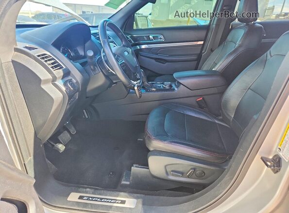 1FM5K8GT3KGA77059 2019 FORD EXPLORER Silver Widok wnętrza z przodu