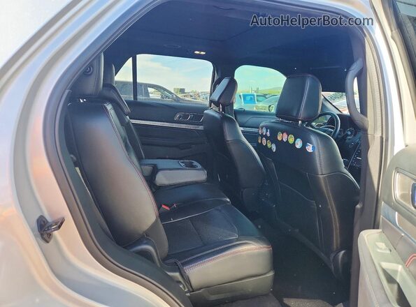 1FM5K8GT3KGA77059 2019 FORD EXPLORER Silver Widok wnętrza z tyłu