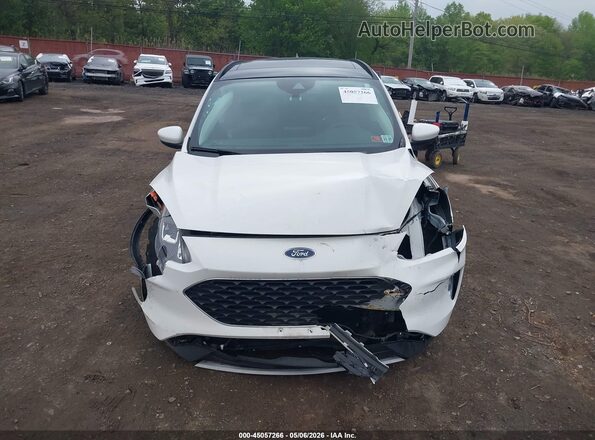 1FMCU0CZXNUA86456 2022 FORD ESCAPE Белый Вид щитка приборов