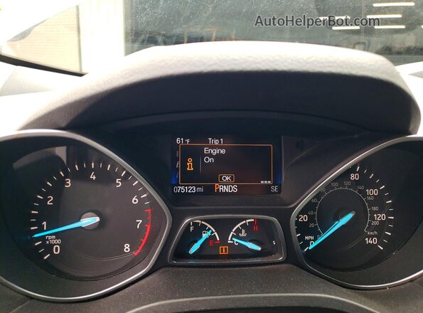 1FMCU0F74HUD29385 2017 FORD ESCAPE Silver Widok zestawu wskaźników