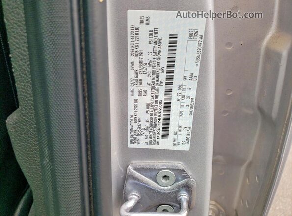 1FMCU0F74HUD29385 2017 FORD ESCAPE Silver Widok naklejki z numerem VIN