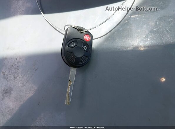 1FMCU0F75HUA86332 2017 FORD ESCAPE White Widok deski rozdzielczej