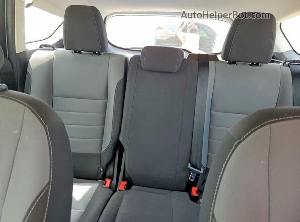 1FMCU0F75JUB87781 2018 FORD ESCAPE Silver Widok tylnych siedzeń