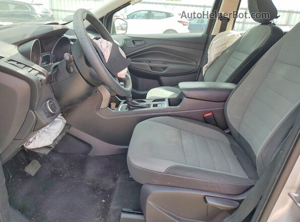 1FMCU0F75JUB87781 2018 FORD ESCAPE Silver Widok wnętrza z przodu