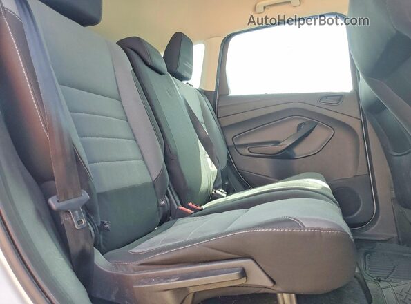 1FMCU0F76HUC65804 2017 FORD ESCAPE White Вид задньої частини салону