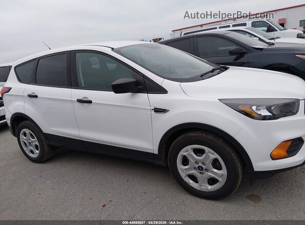 1FMCU0F76KUB66858 2019 FORD ESCAPE Белый Вид задней части салона