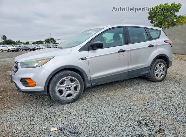 1FMCU0F78JUB84213 2018 FORD ESCAPE Silver Przód lewy