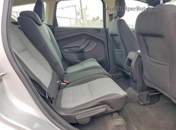 1FMCU0F78JUB84213 2018 FORD ESCAPE Silver Widok wnętrza z tyłu