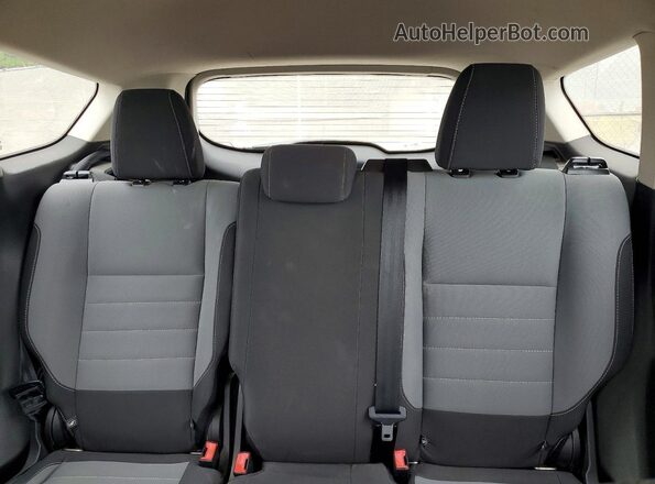 1FMCU0F78JUB84213 2018 FORD ESCAPE Silver Widok tylnych siedzeń