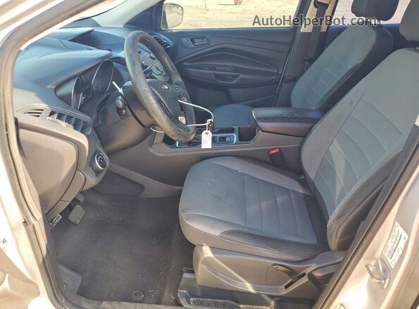 1FMCU0F79HUB96672 2017 FORD ESCAPE Серебряный Вид салона спереди