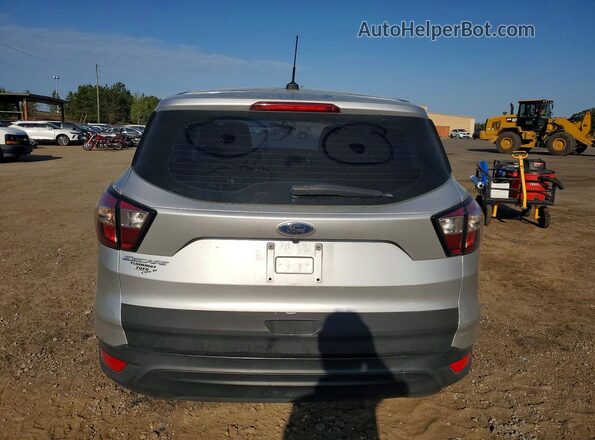 1FMCU0F79HUB96672 2017 FORD ESCAPE Серебряный Вид сзади