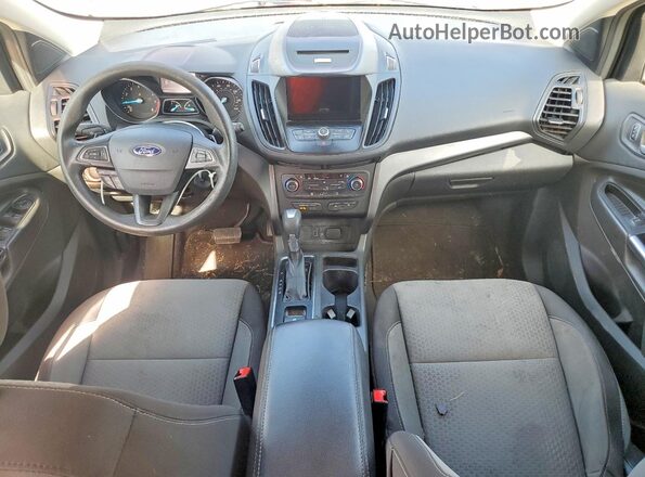 1FMCU0G97HUB86500 2017 FORD ESCAPE Red Widok deski rozdzielczej