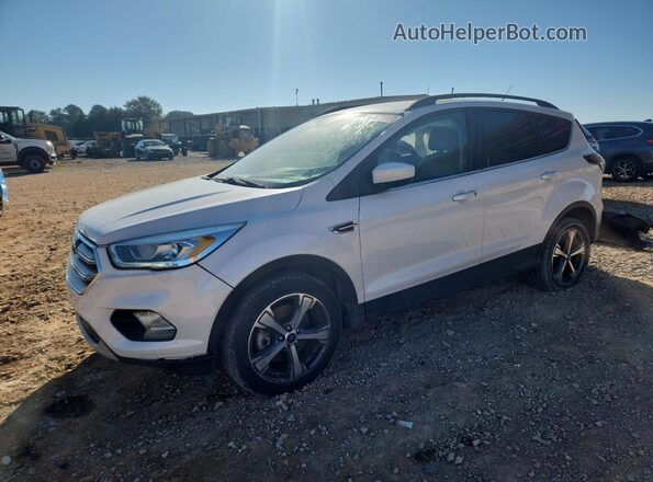 1FMCU0G98HUB35829 2017 FORD ESCAPE Белый Передняя левая четверть
