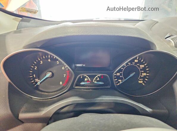 1FMCU0GD0HUA92902 2017 FORD ESCAPE Silver Vista del cuadro de instrumentos