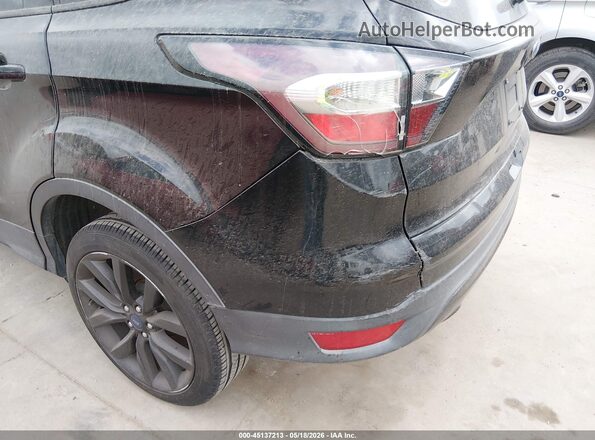 1FMCU0GD0HUC88130 2017 FORD ESCAPE Бирюзовый Вид спереди