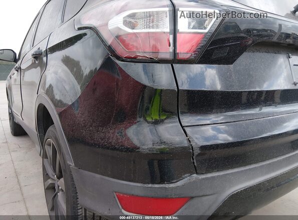 1FMCU0GD0HUC88130 2017 FORD ESCAPE Бирюзовый Вид задней части салона
