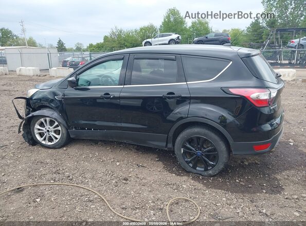 1FMCU0GD0HUD52215 2017 FORD ESCAPE Черный 