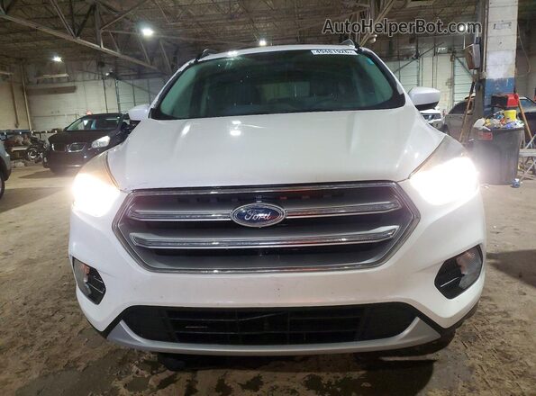 1FMCU0GD0HUD92925 2017 FORD ESCAPE White Front view