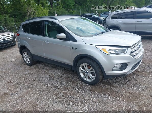 1FMCU0GD0JUB51615 2018 FORD ESCAPE Silver Przód prawy