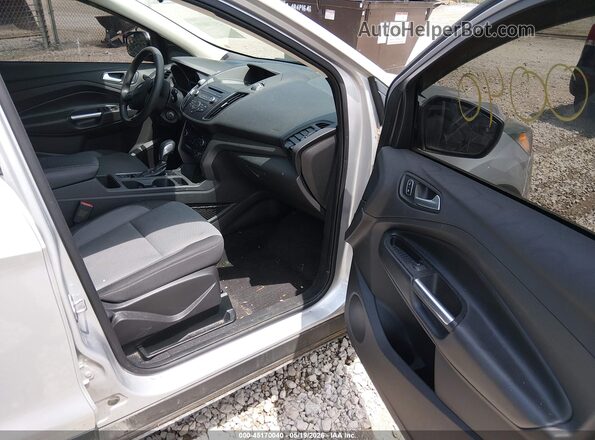 1FMCU0GD0JUC68532 2018 FORD ESCAPE Silver წინა სალონის ხედი
