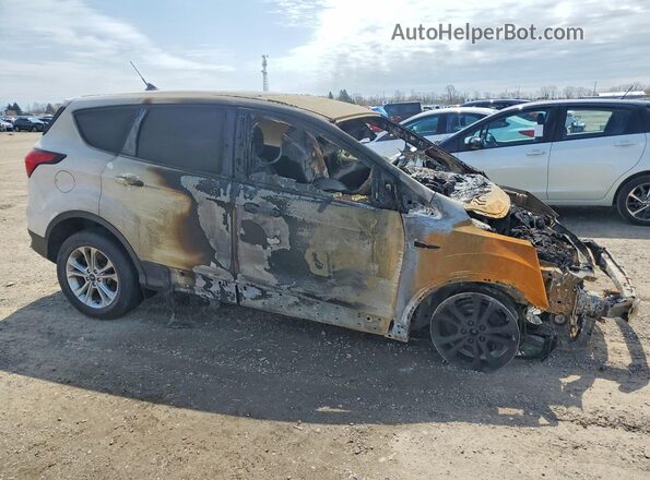 1FMCU0GD0KUB37926 2019 FORD ESCAPE Белый Передняя правая четверть