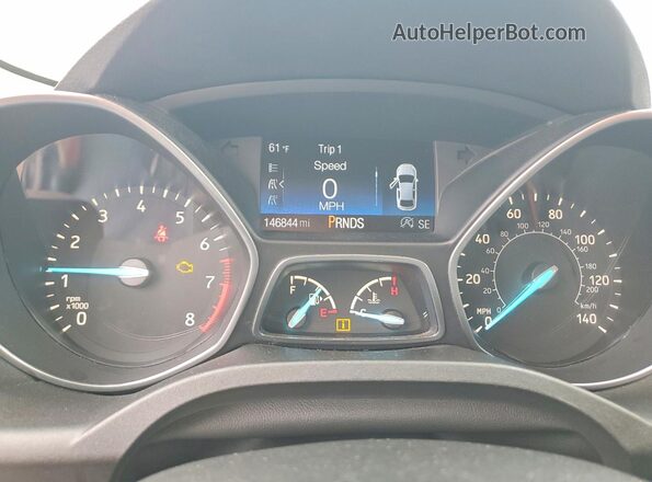 1FMCU0GD1HUD83263 2017 FORD ESCAPE White Vista del cuadro de instrumentos