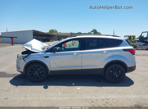 1FMCU0GD1KUB06927 2019 FORD ESCAPE Серебряный Панорамный вид салона 360°