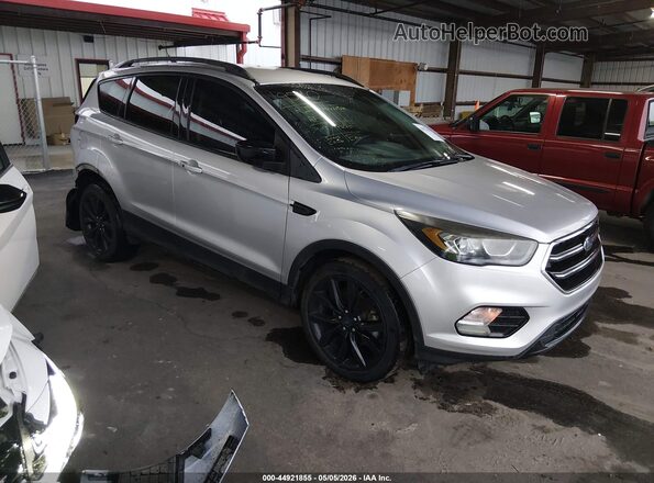 1FMCU0GD1KUC33757 2019 FORD ESCAPE Серебряный Передняя правая четверть