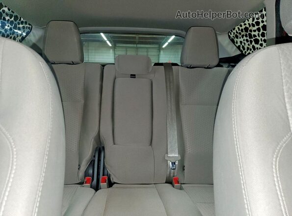 1FMCU0GD2HUA09082 2017 FORD ESCAPE Красный Вид задних сидений