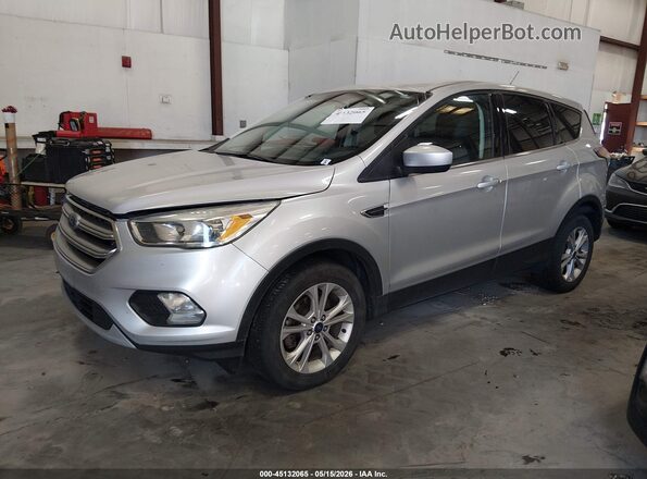 1FMCU0GD2HUB28587 2017 FORD ESCAPE Gray Widok wnętrza z tyłu