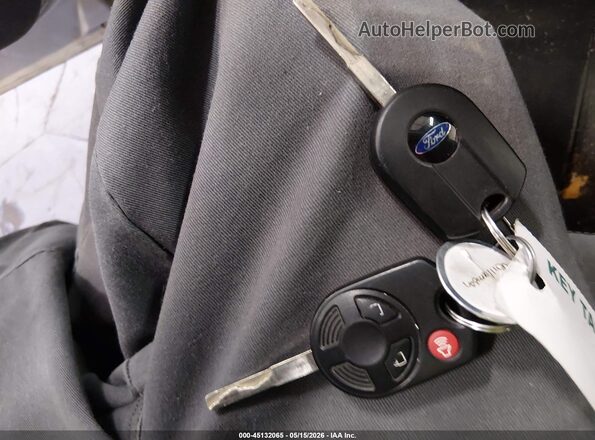 1FMCU0GD2HUB28587 2017 FORD ESCAPE Gray Widok deski rozdzielczej