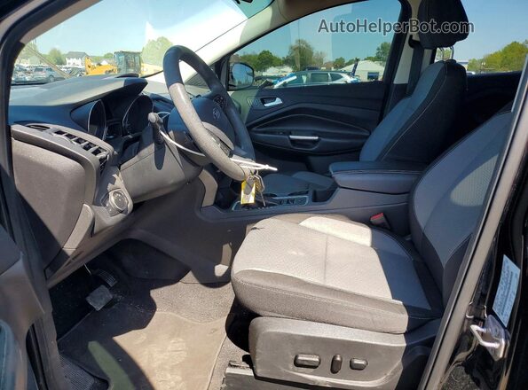 1FMCU0GD2HUC73354 2017 FORD ESCAPE Черный Вид салона спереди