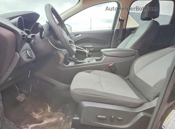 1FMCU0GD2HUC97654 2017 FORD ESCAPE Черный Вид салона спереди