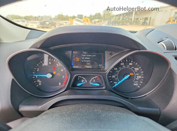 1FMCU0GD2KUC50017 2019 FORD ESCAPE White Widok zestawu wskaźników