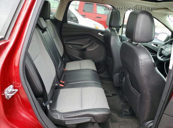 1FMCU0GD3HUA46934 2017 FORD ESCAPE Burgundy Widok wnętrza z tyłu