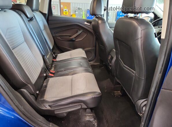 1FMCU0GD3HUD53374 2017 FORD ESCAPE Синий Вид задних сидений