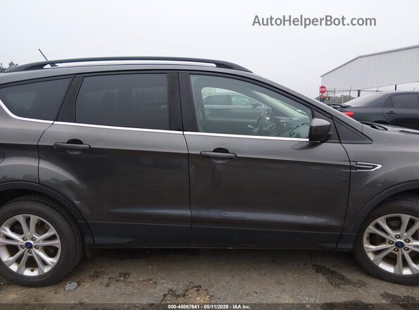 1FMCU0GD3JUA69295 2018 FORD ESCAPE Черный Вид задней части салона