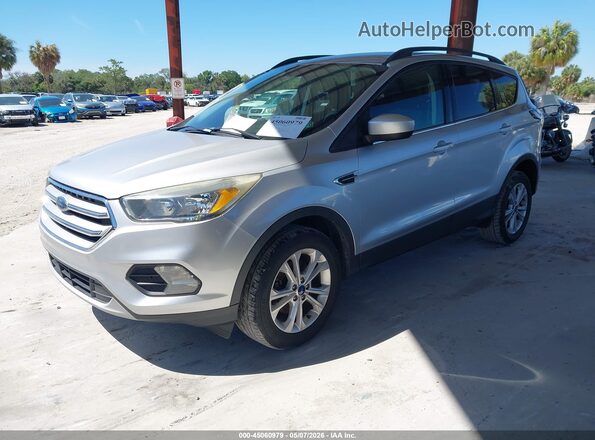 1FMCU0GD3JUB15417 2018 FORD ESCAPE Серебряный Передняя левая четверть