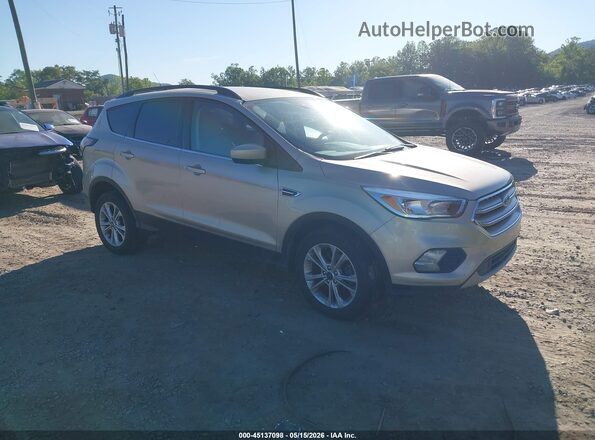1FMCU0GD3JUC73305 2018 FORD ESCAPE Золотой Передняя правая четверть