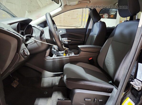 1FMCU0GD3JUD37245 2018 FORD ESCAPE Black Front interior view