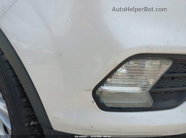 1FMCU0GD4HUB28333 2017 FORD ESCAPE White Widok z przodu