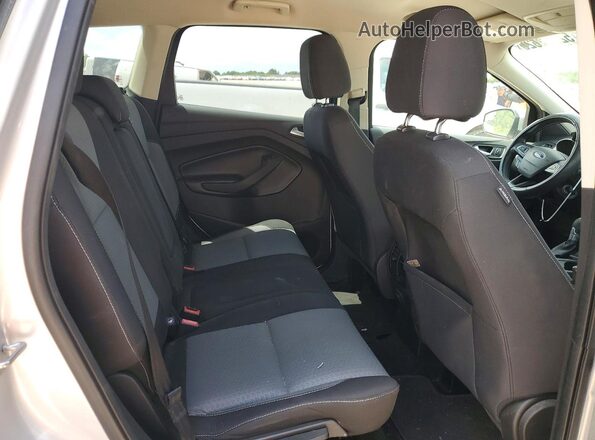 1FMCU0GD4HUB79427 2017 FORD ESCAPE Серебряный Вид задней части салона