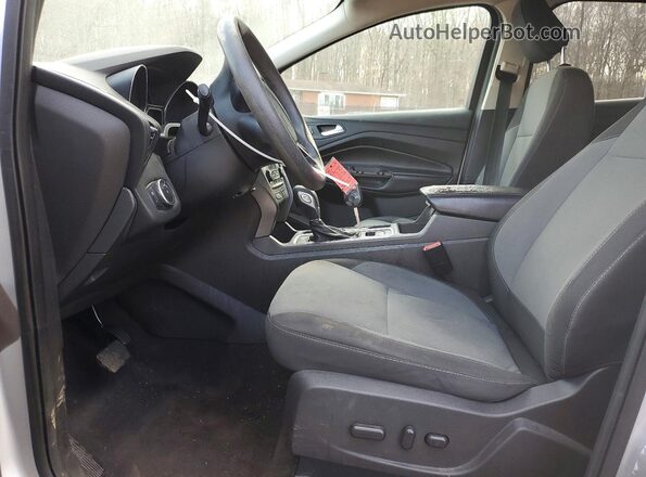 1FMCU0GD4JUC37073 2018 FORD ESCAPE Silver Вид салону спереду