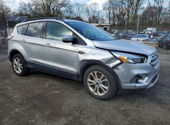 1FMCU0GD4JUC37073 2018 FORD ESCAPE Silver Передня права чверть