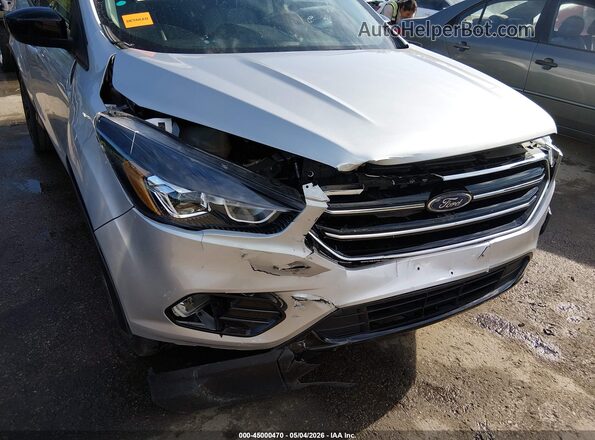 1FMCU0GD4KUC56630 2019 FORD ESCAPE Silver Widok z przodu