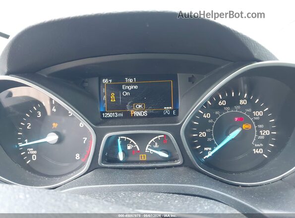 1FMCU0GD5HUB20726 2017 FORD ESCAPE Красный Вид задних сидений