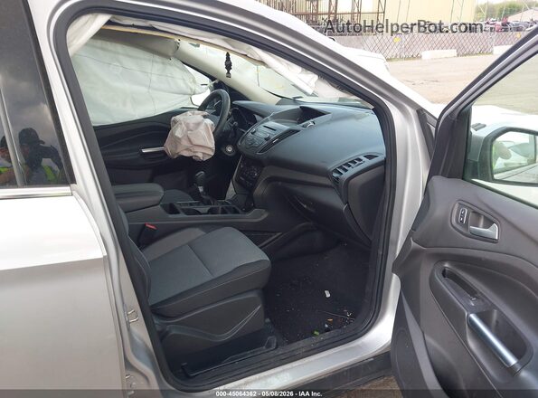 1FMCU0GD5HUB59428 2017 FORD ESCAPE Silver Вид салону спереду