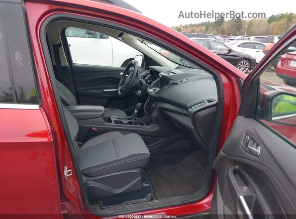 1FMCU0GD5HUC09731 2017 FORD ESCAPE Красный Вид салона спереди