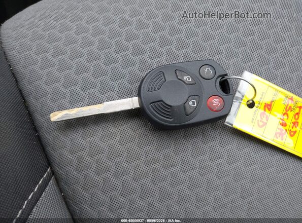 1FMCU0GD5HUC09731 2017 FORD ESCAPE Красный Вид панели приборов