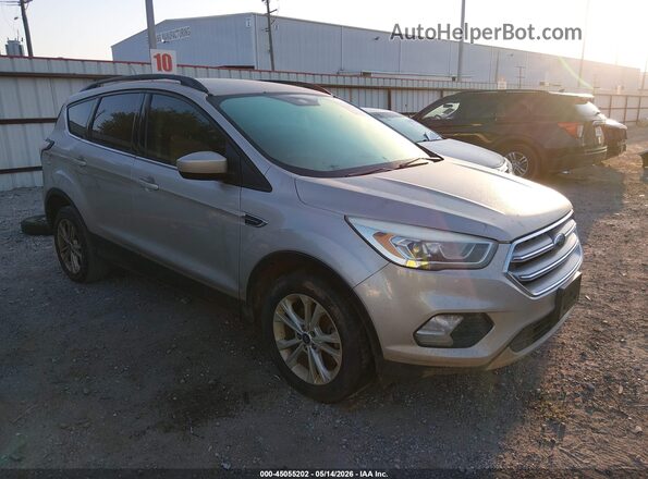 1FMCU0GD5HUC77981 2017 FORD ESCAPE Белый Передняя правая четверть